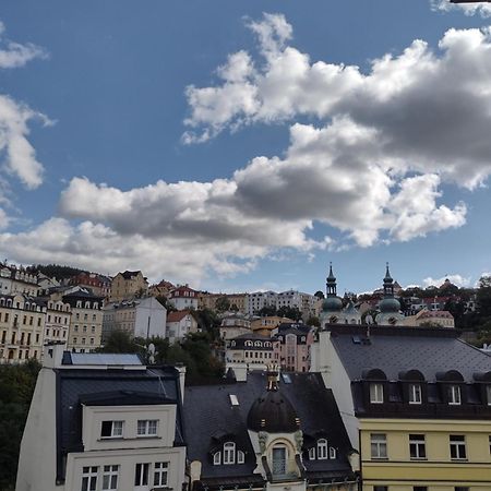 Apartmens Kv Karlovy Vary Kültér fotó