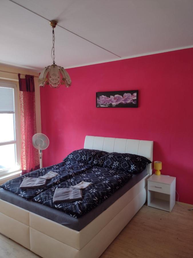 Apartmens Kv Karlovy Vary Kültér fotó