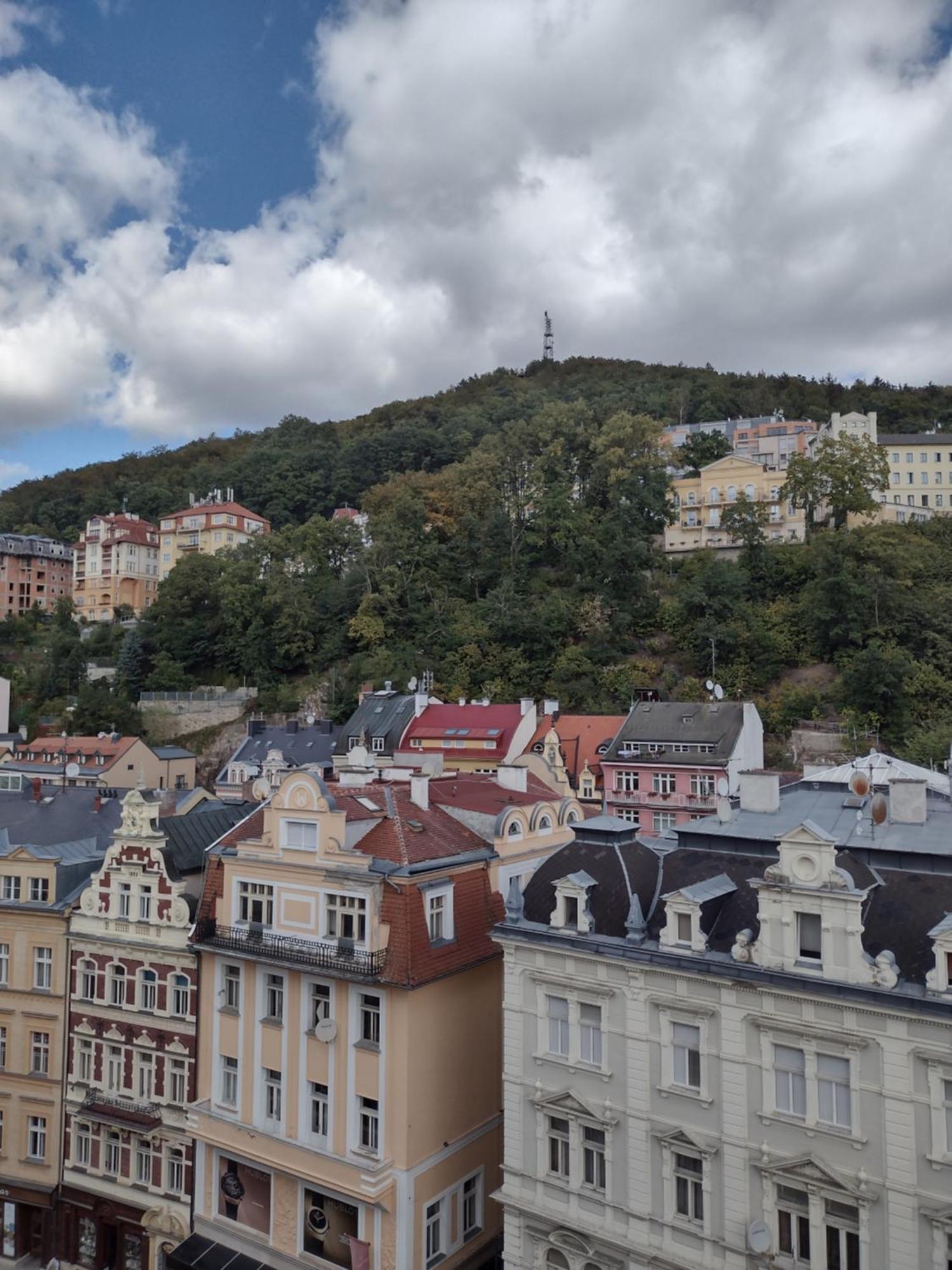 Apartmens Kv Karlovy Vary Kültér fotó